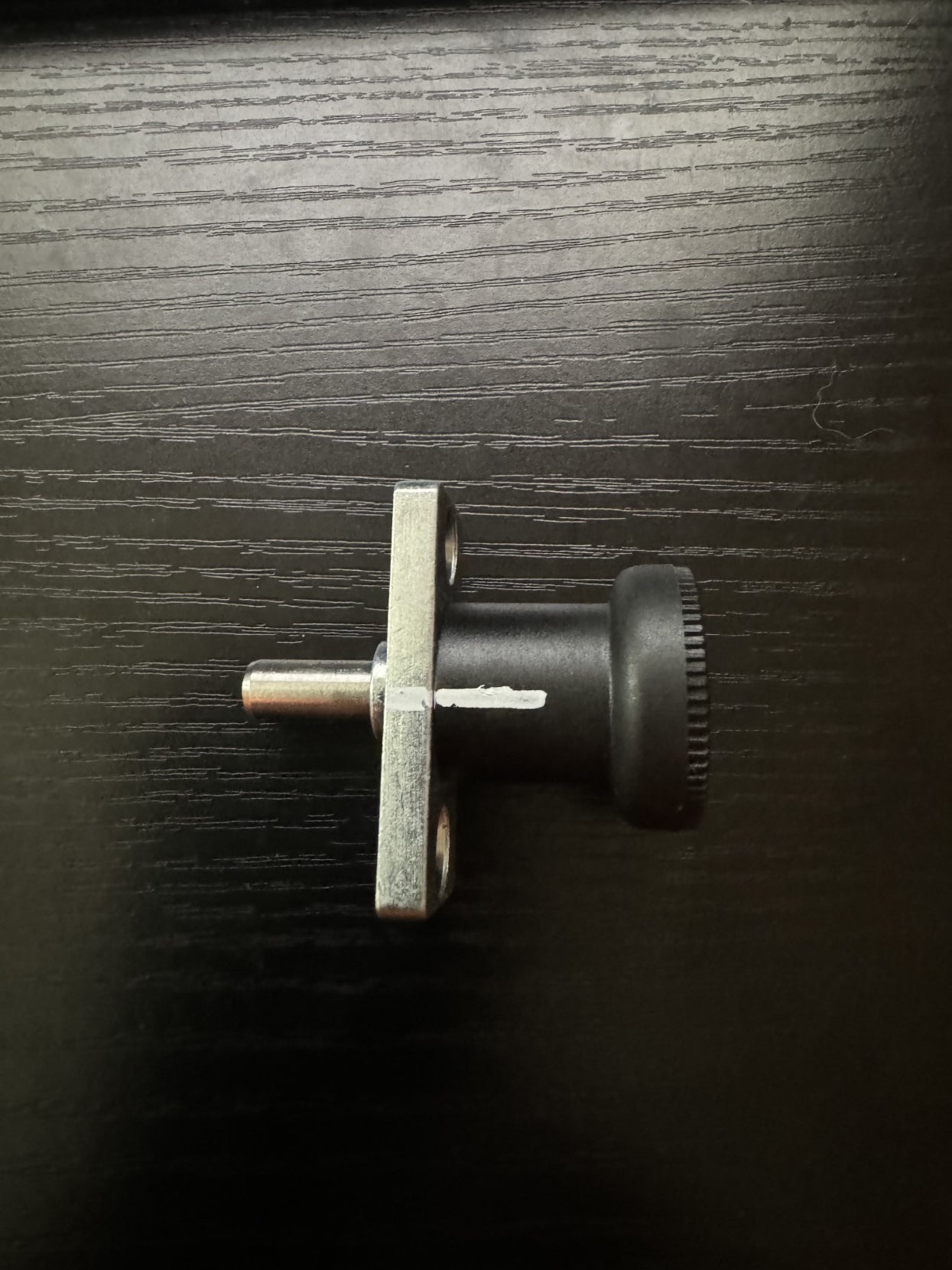 Locking Pull Pin